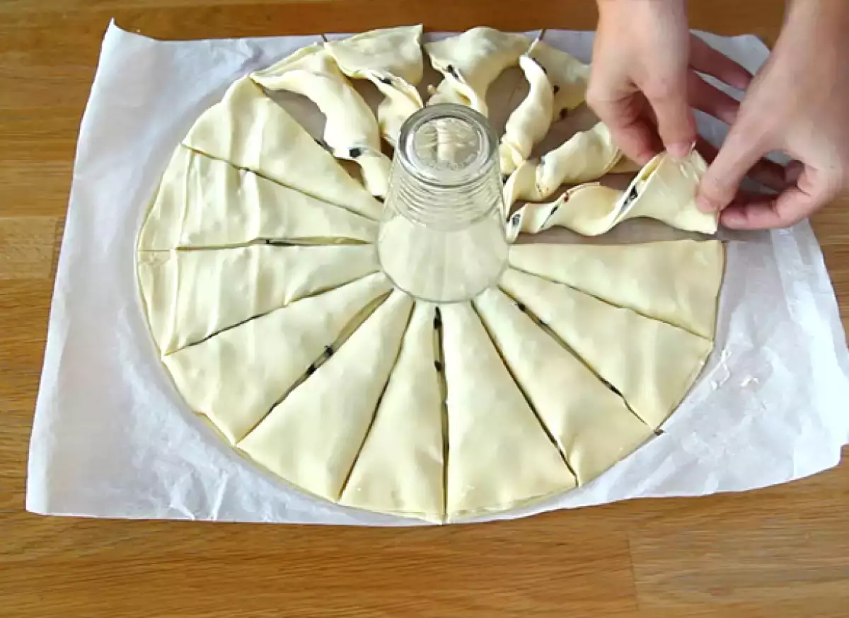 4. Sol - Leikkaus, joka loistaa pöydän keskellä.