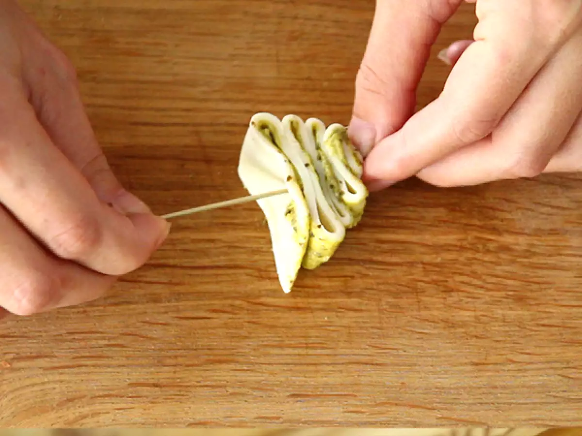 8. Männyt (jouluksi)