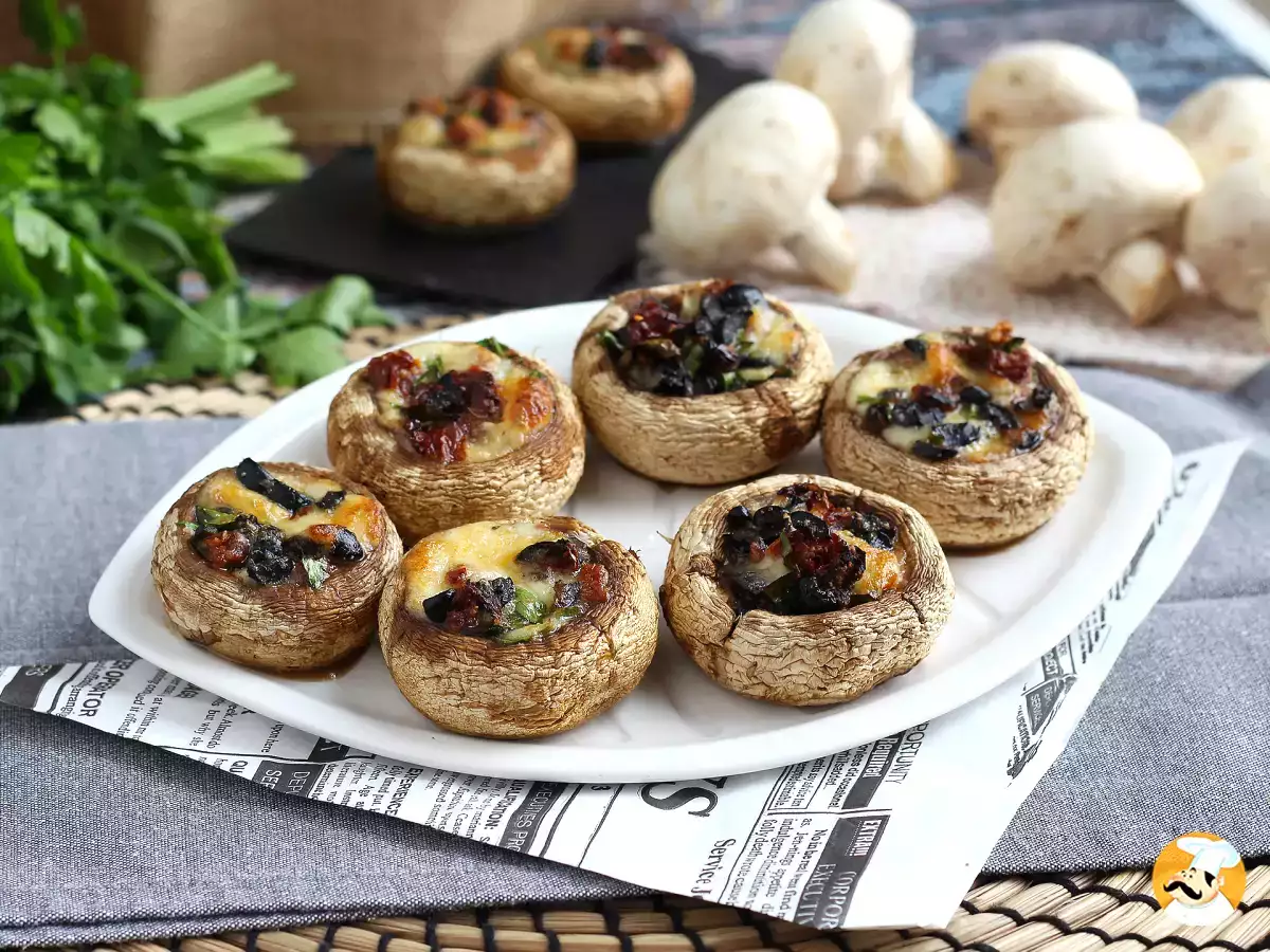 7. Champignon-sienet mozzarellan, oliivien ja aurinkokuivattujen tomaattien kanssa