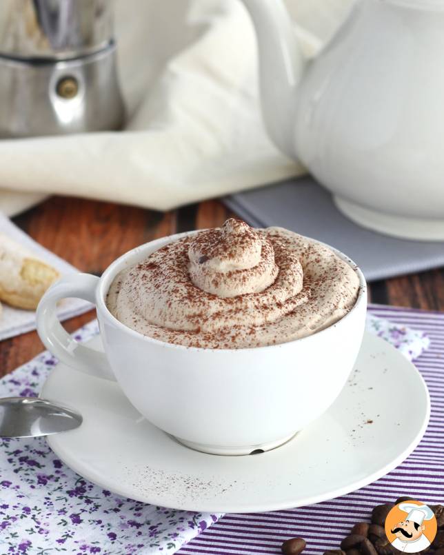 6. Kermainen jäinen cappuccino