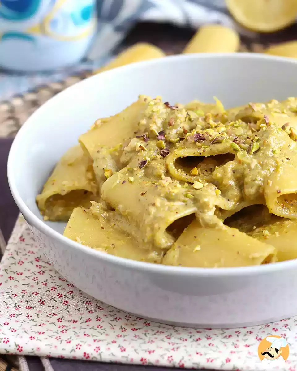 6. Paccheri tonnikalan, pistaasipähkinöiden ja sitruunan kanssa