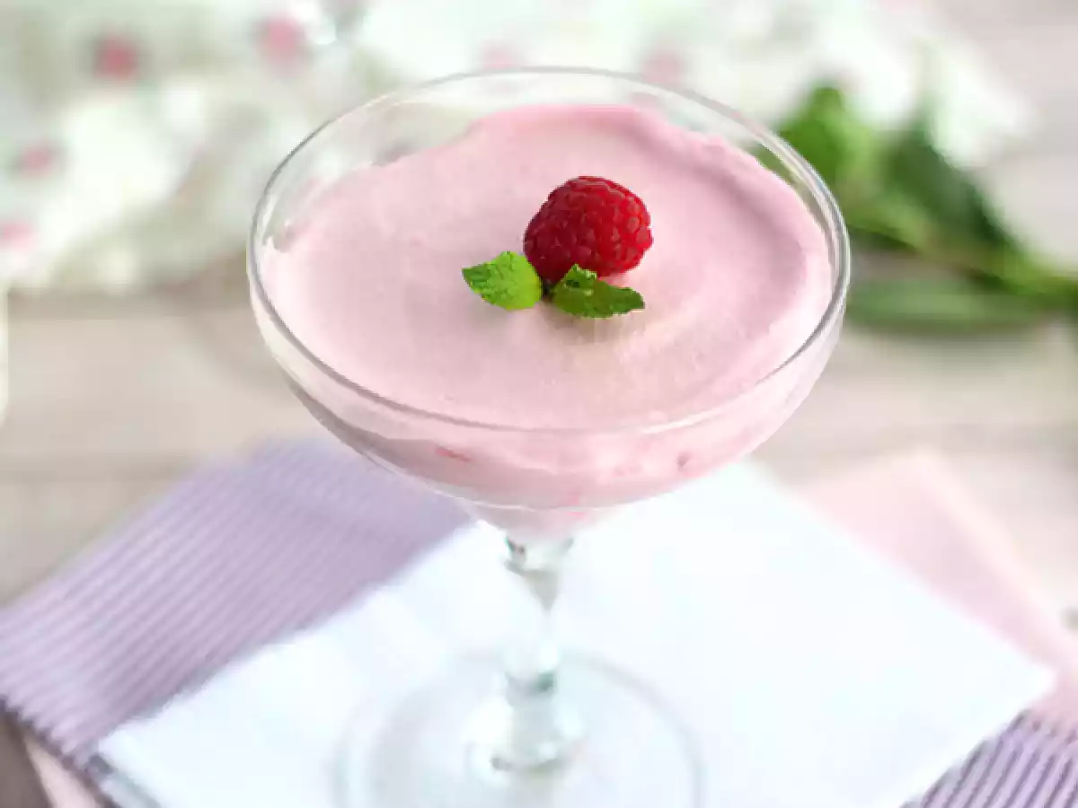 Mansikka mousse