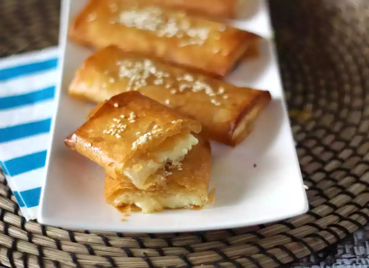8. Paistettu feta saganaki: kreikkalainen kosketus, joka tekee omanlaisensa
