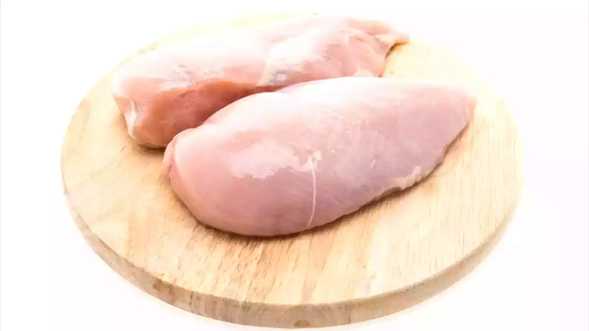 Valkoiset raidat kananrinnassa: mitä ne ovat ja miksi ne ovat huolestuttavia?