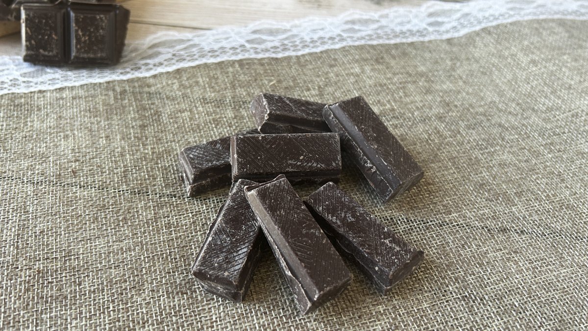 Miksi suklaa muuttuu valkoiseksi jääkaapissa?
