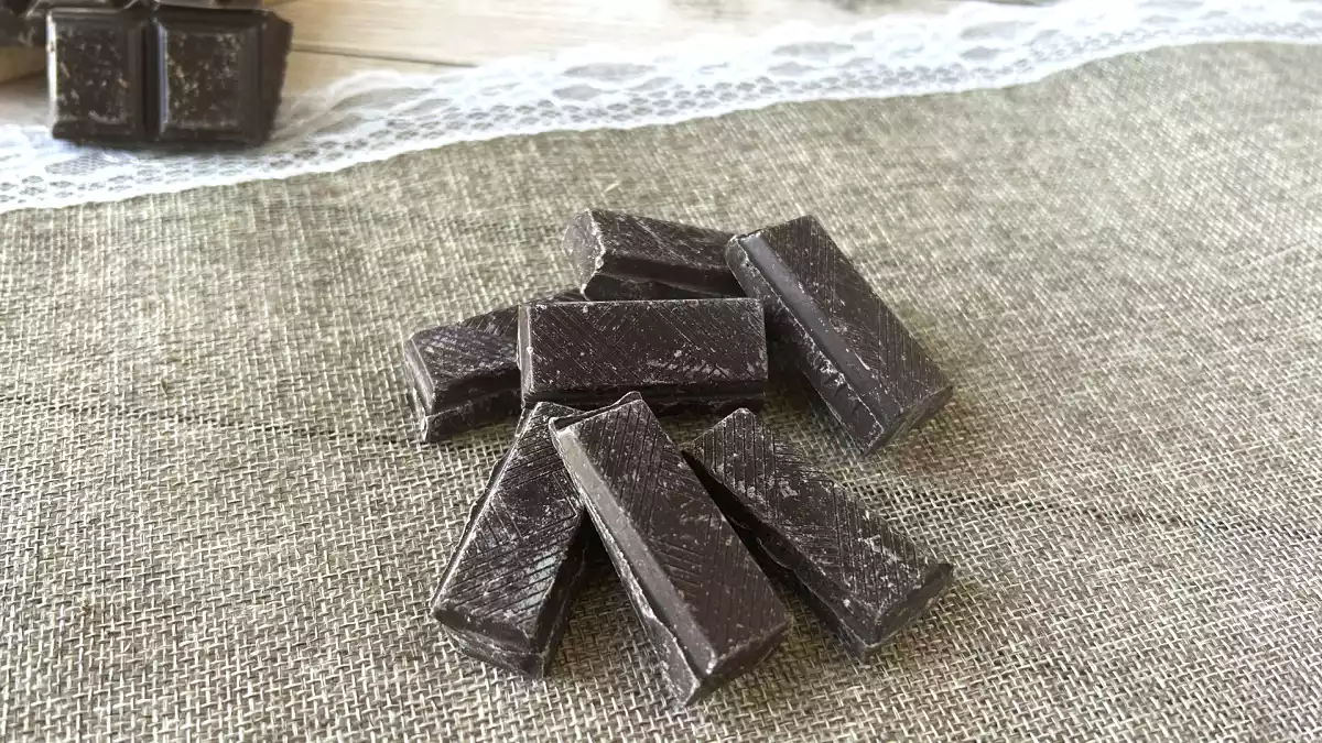 Miksi suklaa muuttuu valkoiseksi jääkaapissa?