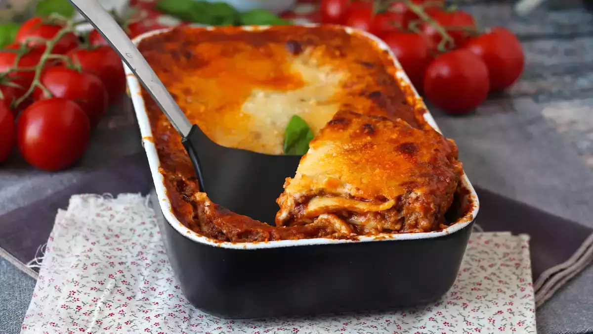 Klassisesta bolognesesta epätavalliseen kesäkurpitsaan: 7 versiota lasagnesta, jotka yllättävät sinut