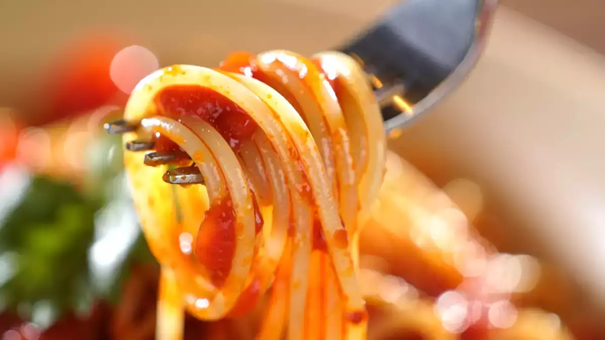 14 spagettireseptiä, jotka muuttavat arkisen ruokalajin uskomattomaksi.