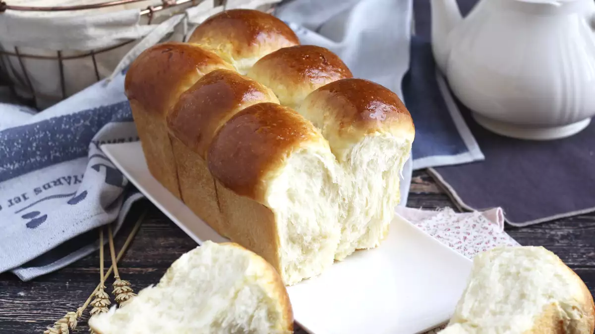 Kuinka tehdä pörröisin ranskalainen brioche: vaiheittainen resepti täydelliseen lopputulokseen