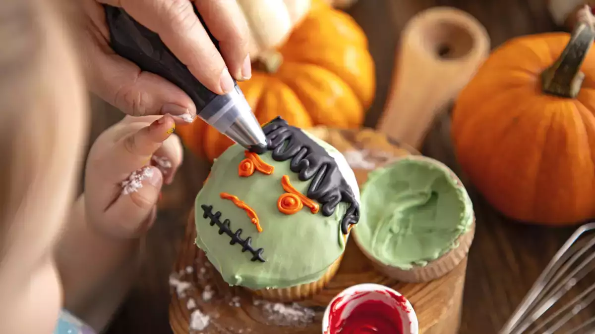 Neljä elintarvikevärjäysvirhettä, jotka selittävät, miksi Halloweenin jälkiruoka ei tule toivotulla tavalla.