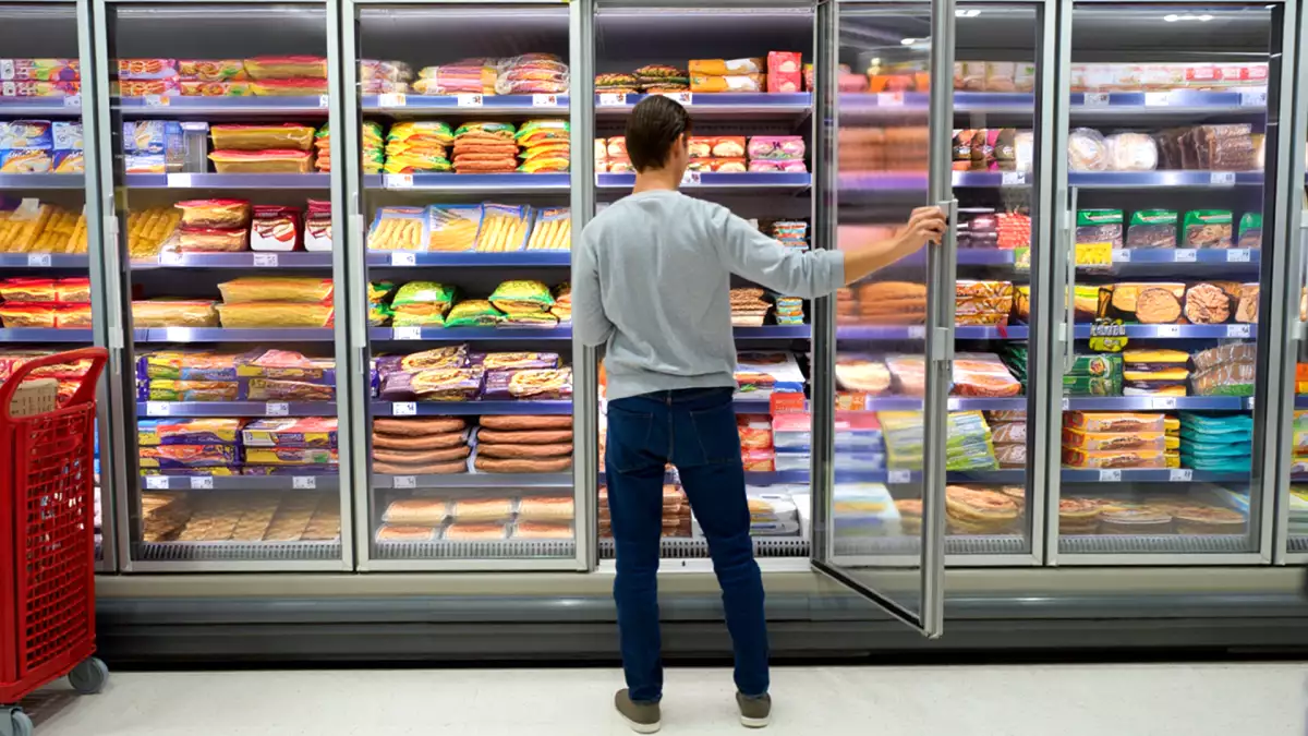 8 pahinta pakastettua ruokaa supermarketissa: kalliita, mauttomia, täynnä ansoja (ja monet ihmiset ostavat niitä edelleen).