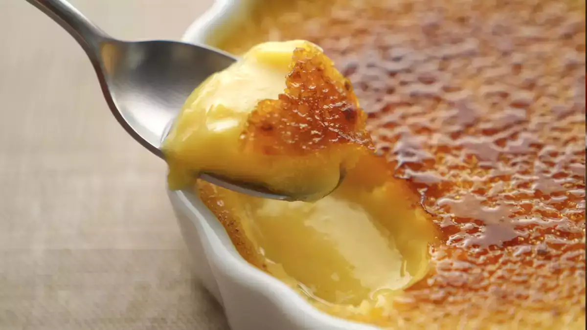 13 reseptiä, joissa munankeltuaisia käytetään fiksusti ja niistä tehdään vastustamattomia jälkiruokia.