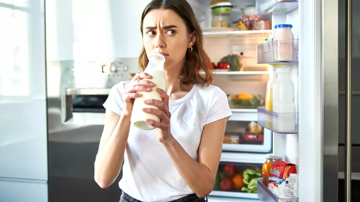 Kylmän maidon juominen pullosta: tapa, joka heikentää immuunijärjestelmää