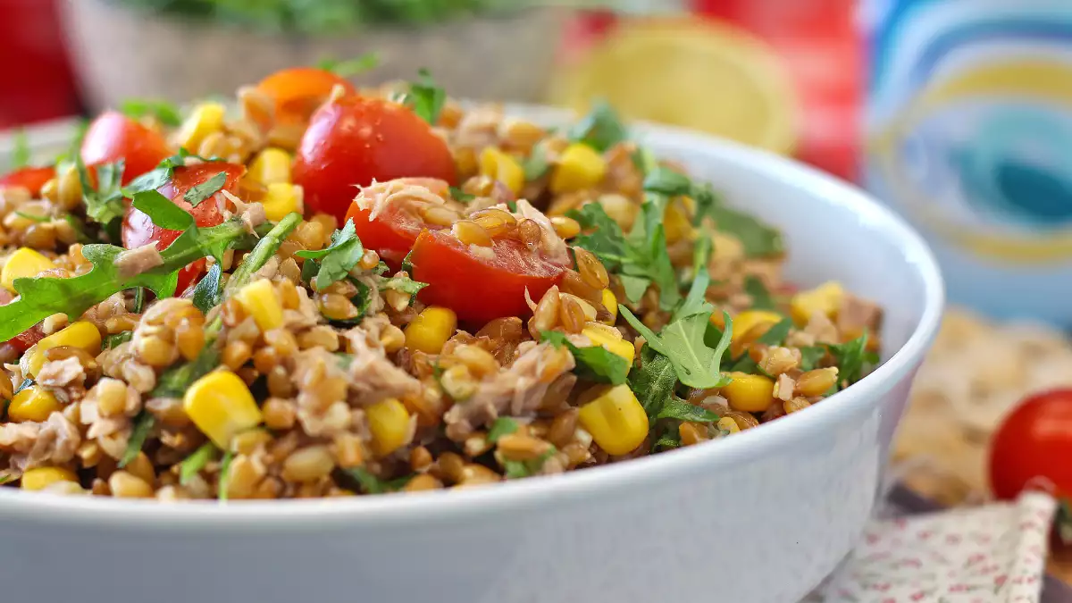 9 fiksua ideaa jääkaapin tyhjentämiseen (ilman, että se näyttää tähteet loppu -ruoalta)