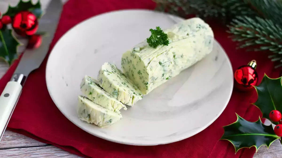 Tämä jouluinen maustevoi on helppo valmistaa ja muuttaa minkä tahansa ruokalajin.