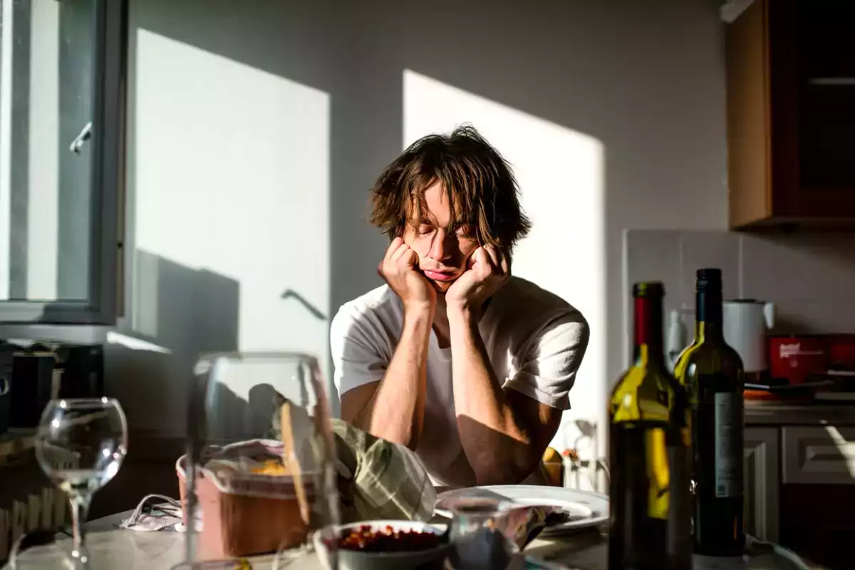 Miten nesteytät kehoasi alkoholipitoisien aterioiden tai juhlien jälkeen?