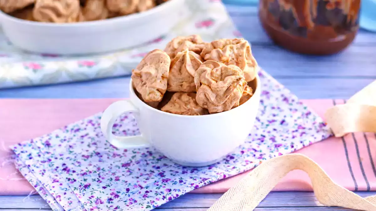 11 reseptiä, joissa on suklaata ja hasselpähkinäkermaa, jotka maistuvat leivonnaisilta