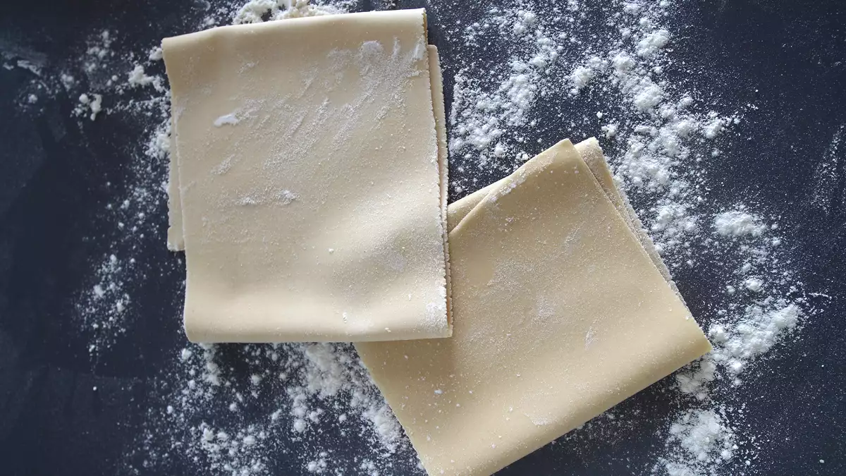 Tämä on täydellinen kotitekoinen lasagnepasta: sitä ei tarvitse keittää ensin ja se on vielä maukkaampaa.