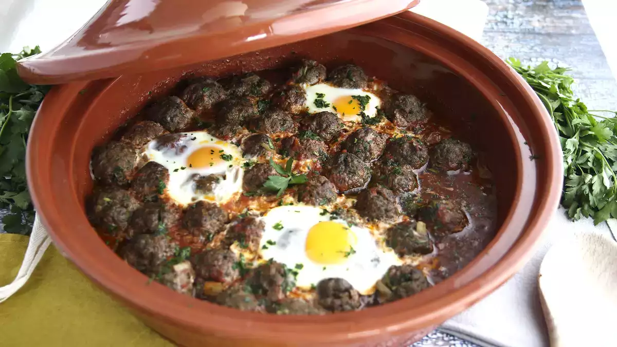 Tajine, tagine, tajine: 5 reseptiä, joiden avulla voit rakastua Marokon aromaattisimpaan muhennokseen.