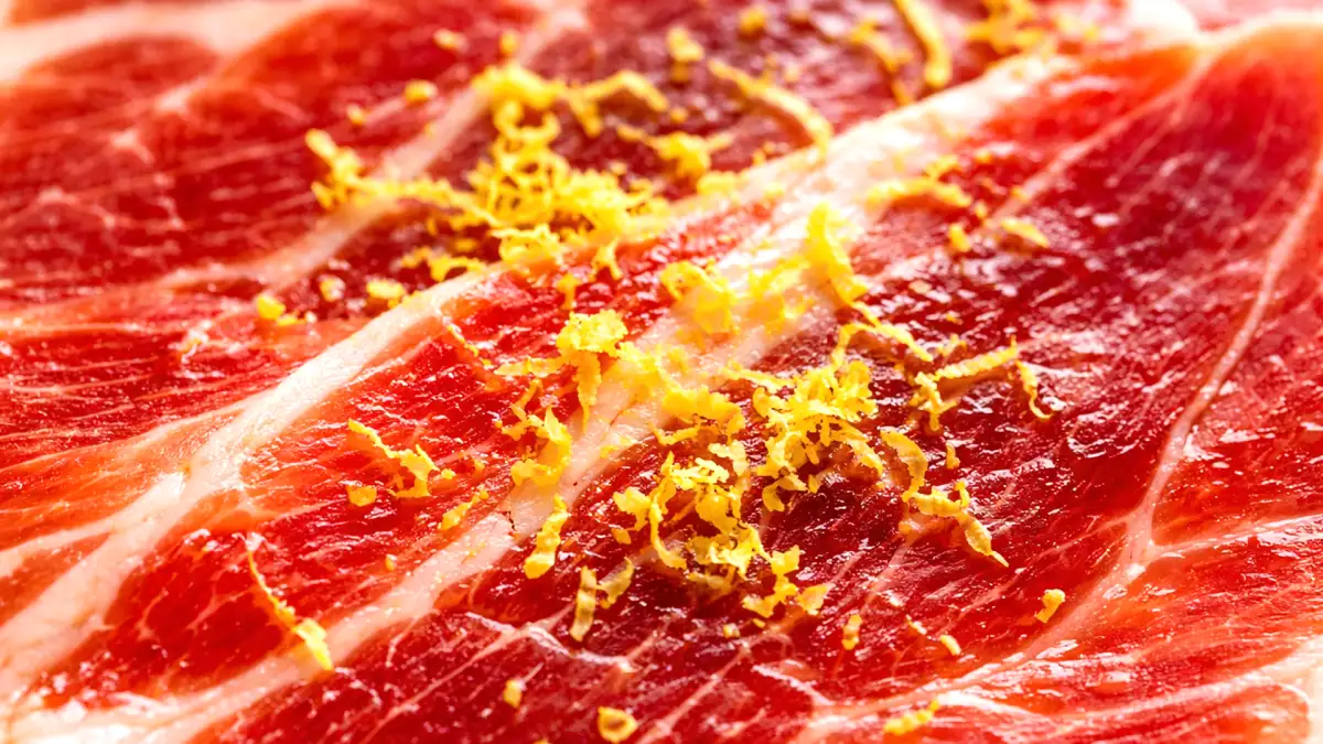 Kinkku sitruunan kanssa: nerokasta vai pyhäinhäväistystä?