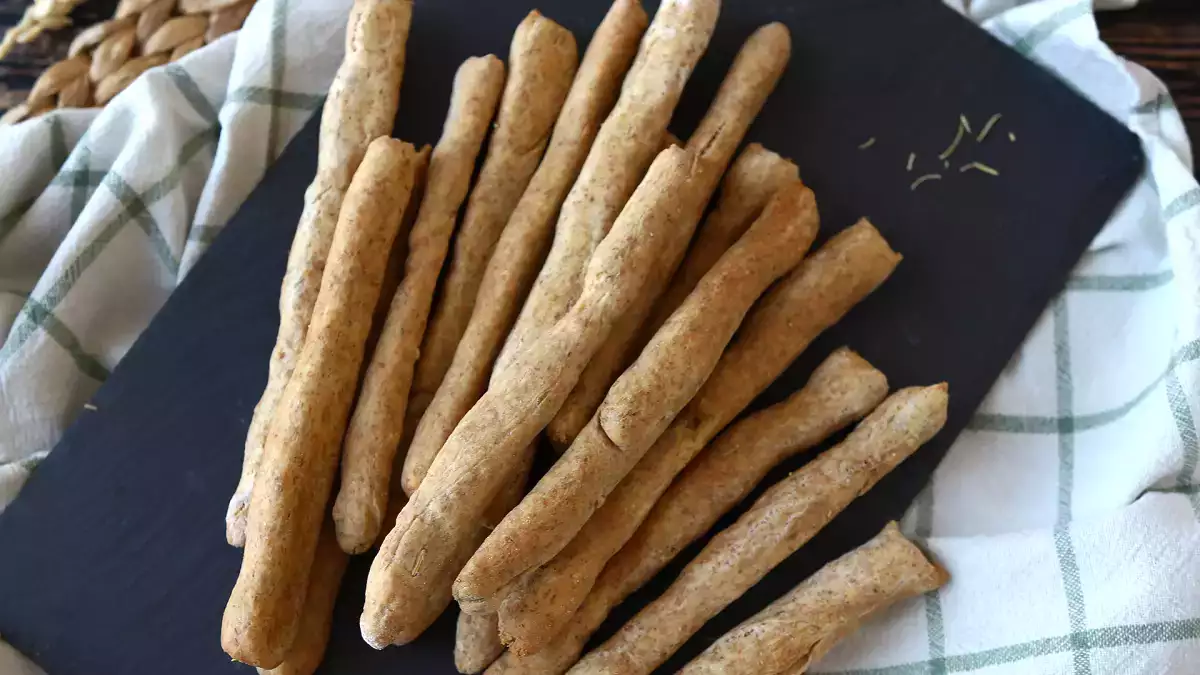 9 maukasta ja rapeaa ideaa jaettavaksi: helpot alkupalat, jotka tekevät jokaisesta illasta pienen tapahtuman.