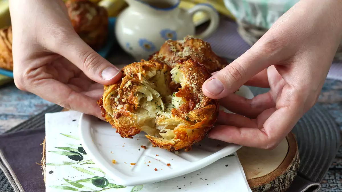 16 reseptiä parmesaanijuustolla: yksinkertaisia ideoita, jotka maistuvat heti paremmalta
