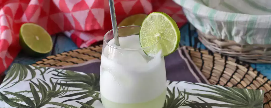 Brasilialainen limonadi: kesän virkistävin juoma, jota on pakko kokeilla!