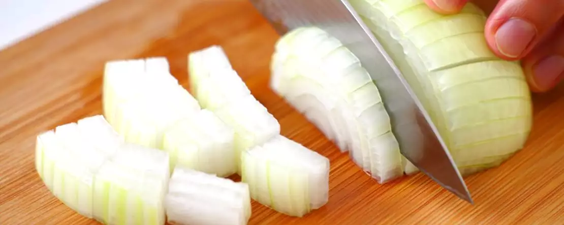 Sipulit leikataan aina väärin päin (tässä on syy)