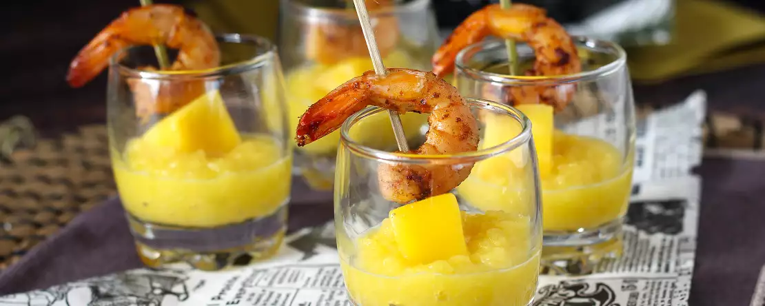 12 ideaa, joissa on tuoreita hedelmiä, jotka yllättävät illallisella ensimmäisestä paahtoleivästä viimeiseen lusikalliseen.