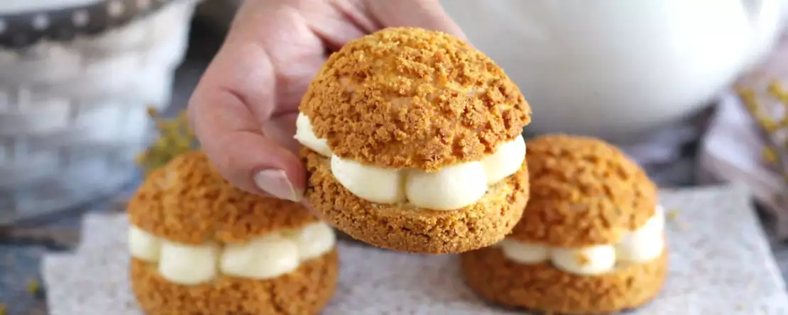 Choux craquelinilla: uusi makea pakkomielle, jossa on vaiheittainen resepti ja ammattimainen viimeistely.