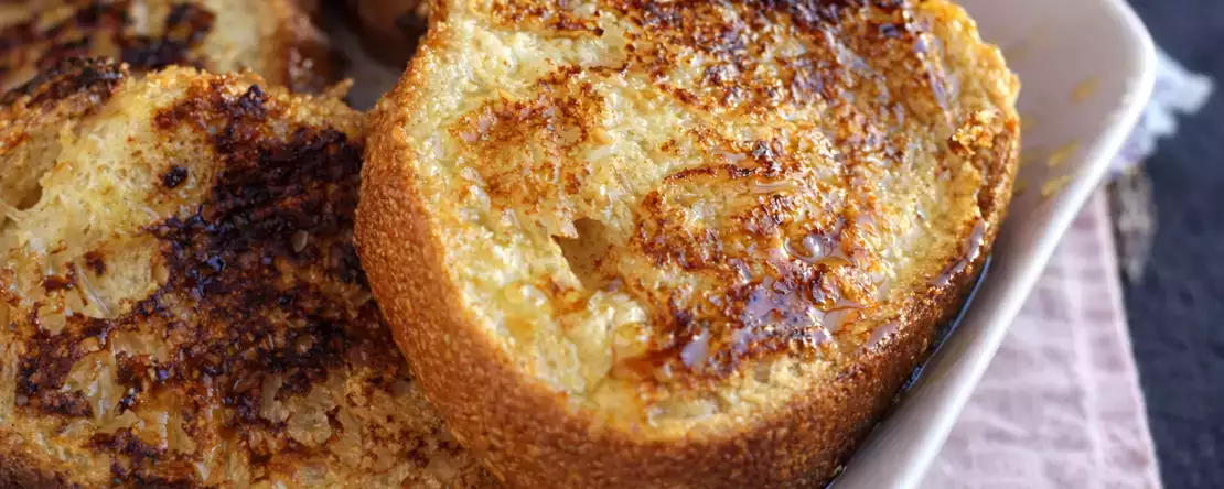 Mikä on paras leipä torrijojen valmistukseen ja miksi mikä tahansa leipä ei kelpaa.