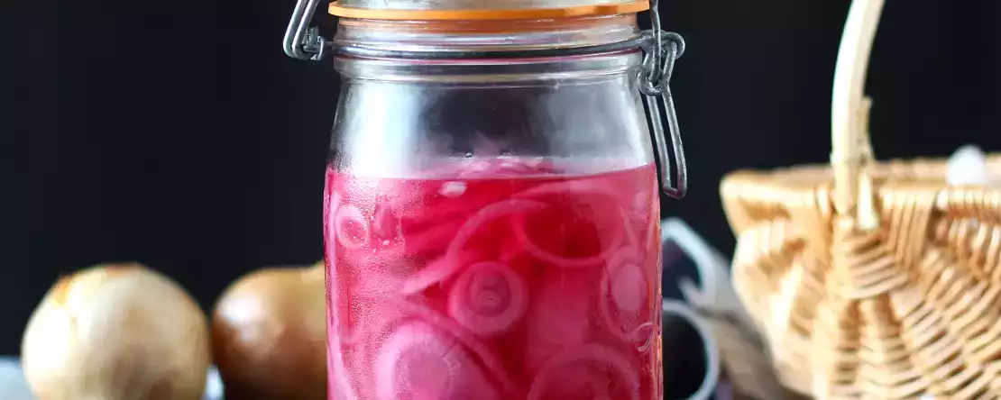 Miten sipulit muutetaan vastustamattomiksi ruokalajeiksi 9 helppoa ja yllättävän edullista reseptiä, jotka tuovat makua ja luovuutta pöytään joka päivä.