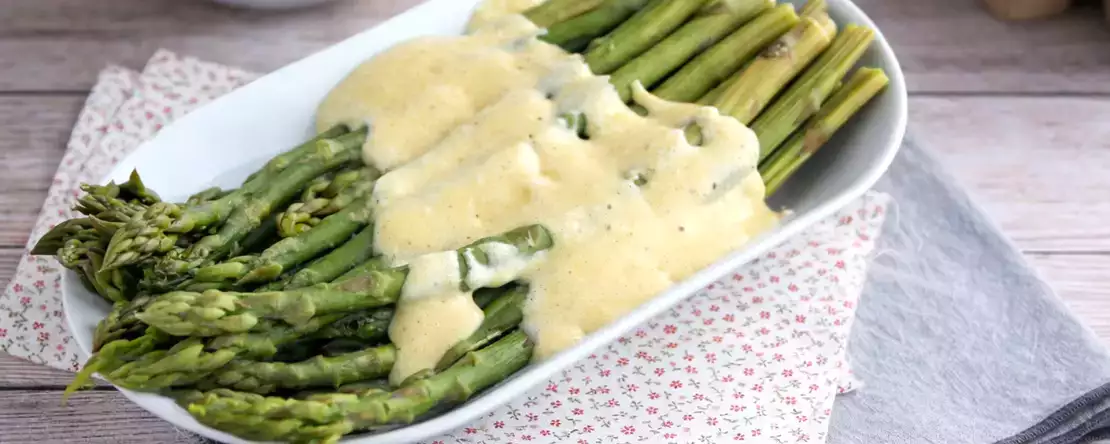 3 kastiketta, jotka korostavat vihreää parsaa peittämättä sen makua.