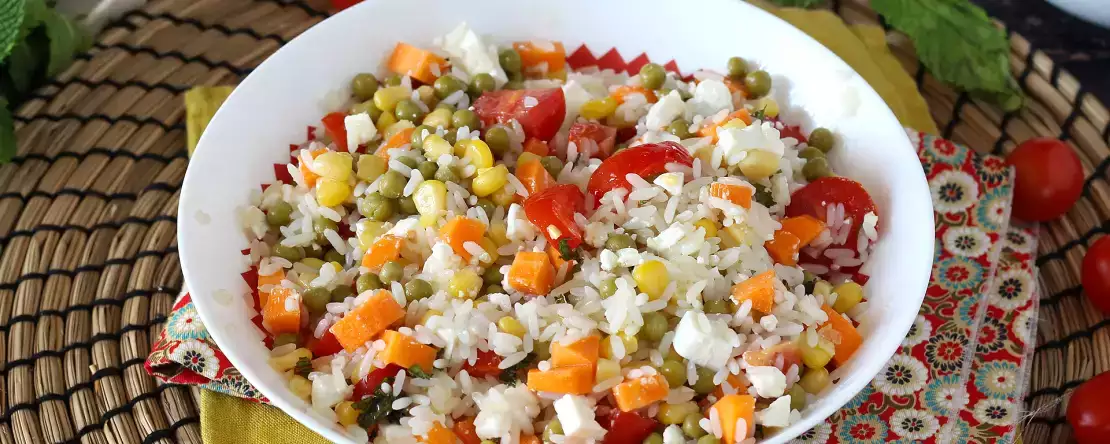 Tee salaatteja tähteistä: 17 reseptiä, joiden avulla voit tehdä jääkaapista jääneestä ruoasta uskomattomia ruokia.