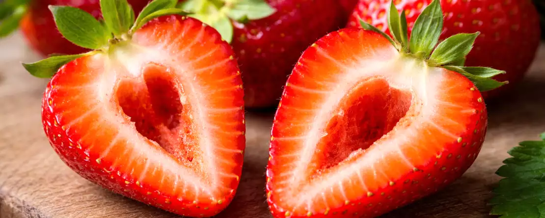 Miksi joidenkin mansikoiden sisällä on reikiä? Siihen on sanomaton syy