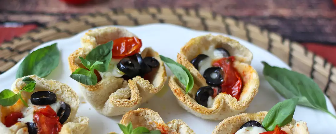 Rapeat pekonikorit: helppo alkupala, joka on muotia (valmis 20 minuutissa!)