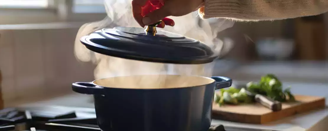 Milloin kattila kannattaa peittää tai olla peittämättä: ele, joka muuttaa ruokasi täysin.