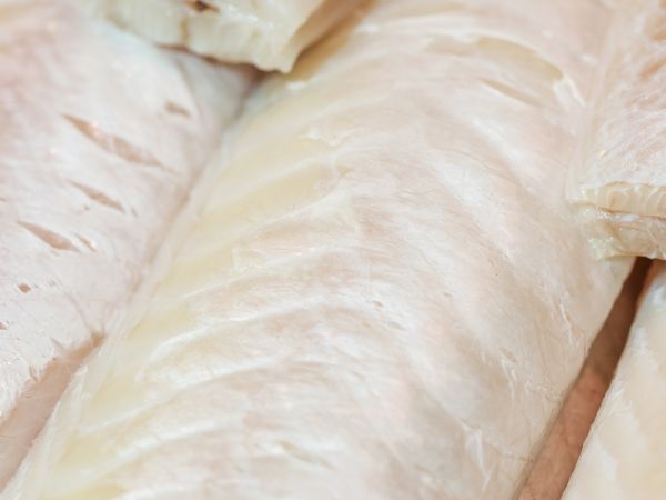 Miten suolanpoisto turskaa. Kärsivällisyyttä, kylmää vettä ja taitotietoa. Näin kokki tekisi sen