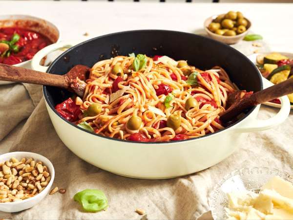 Mitä tapahtuu, kun keität pastaa suoraan kastikkeessa, yllättää sinut