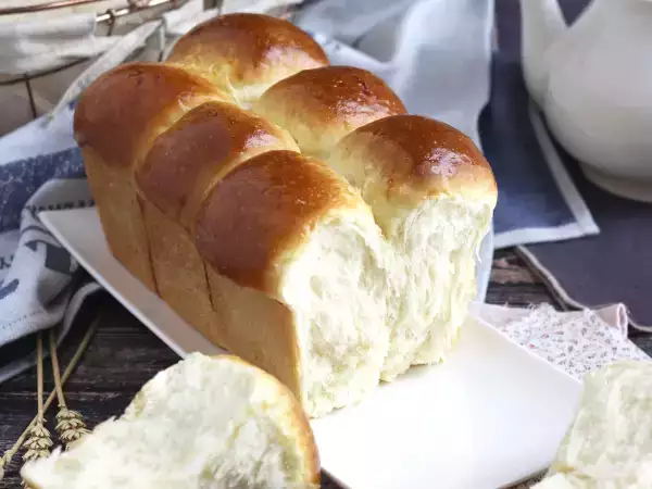 Kuinka tehdä pörröisin ranskalainen brioche: vaiheittainen resepti täydelliseen lopputulokseen
