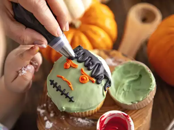 Neljä elintarvikevärjäysvirhettä, jotka selittävät, miksi Halloweenin jälkiruoka ei tule toivotulla tavalla.