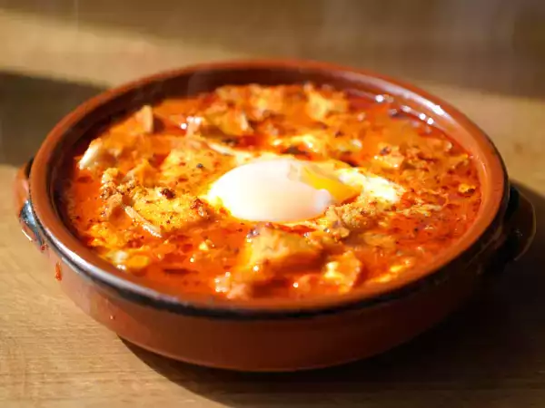 Valkosipulikeitto, vaatimaton ruokalaji, josta tuli perinteisen espanjalaisen keittiön symboli.