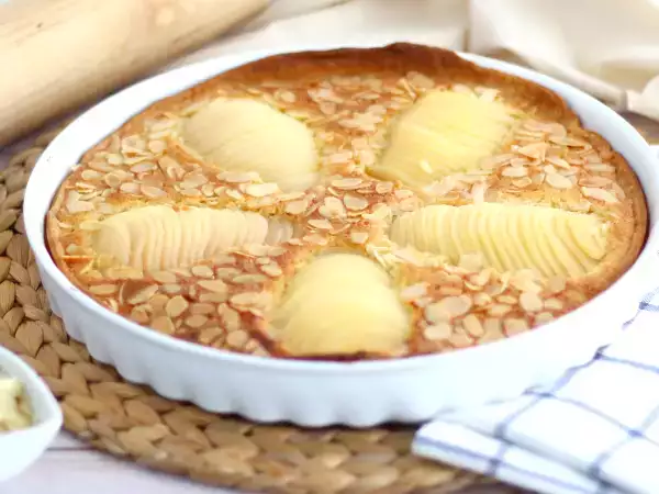 9 päärynänmakuista reseptiä syksyn nautittavaksi kompotista sienikakkuun.