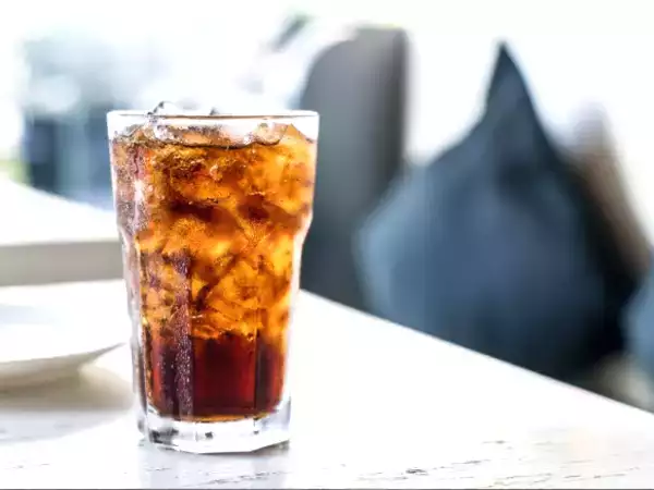 Tutkijoiden havainto sokeripitoisista virvoitusjuomista muuttaa kaiken, mitä luulimme tietävämme mikrobistosta.