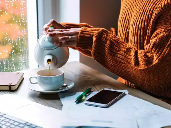 Luulet, että nesteytät itsesi kylmässä... mutta onko tee todella veden korvike?