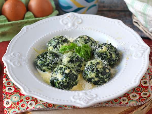 12 leivottua lomaruokaa, jotka on helppo valmistaa etukäteen (ja jotka näyttävät aina upeilta pöydässä).