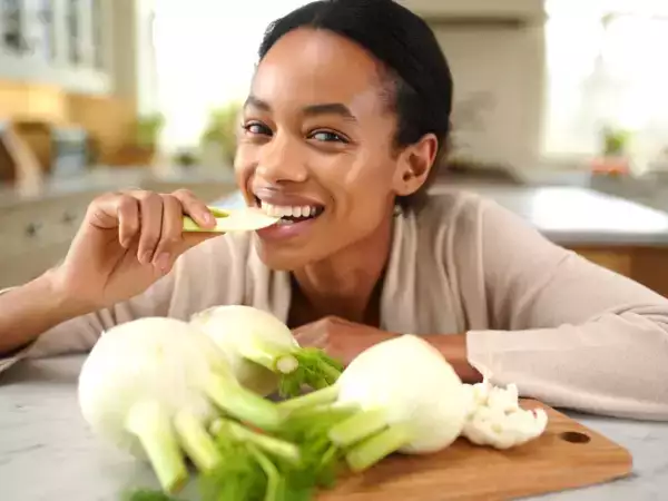 Miksi fenkoli on ihanteellinen loman jälkeen vatsan tyhjentämiseen
