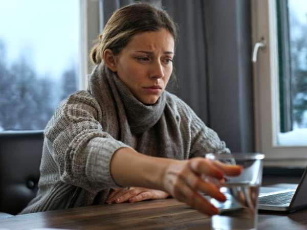 Hiljainen nestehukka: miksi veden juominen kylmässä on niin vaikeaa ja miten se käännetään vaivattomasti päinvastaiseksi