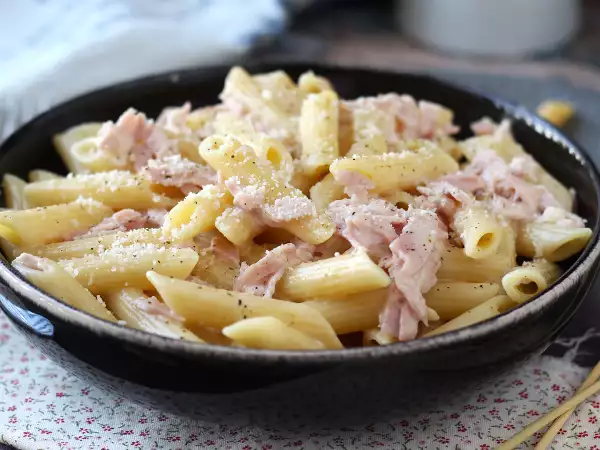 8 hengenpelastavaa reseptiä opiskelijoille: mitä kokata, kun ruokakomero ja jääkaappi ovat lähes tyhjät?