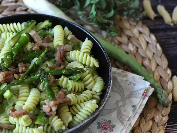 Mitä kokata maaliskuussa: 10 helppoa ja yllättävää kausiluonteista reseptiä viikoittaiseen valikkoon